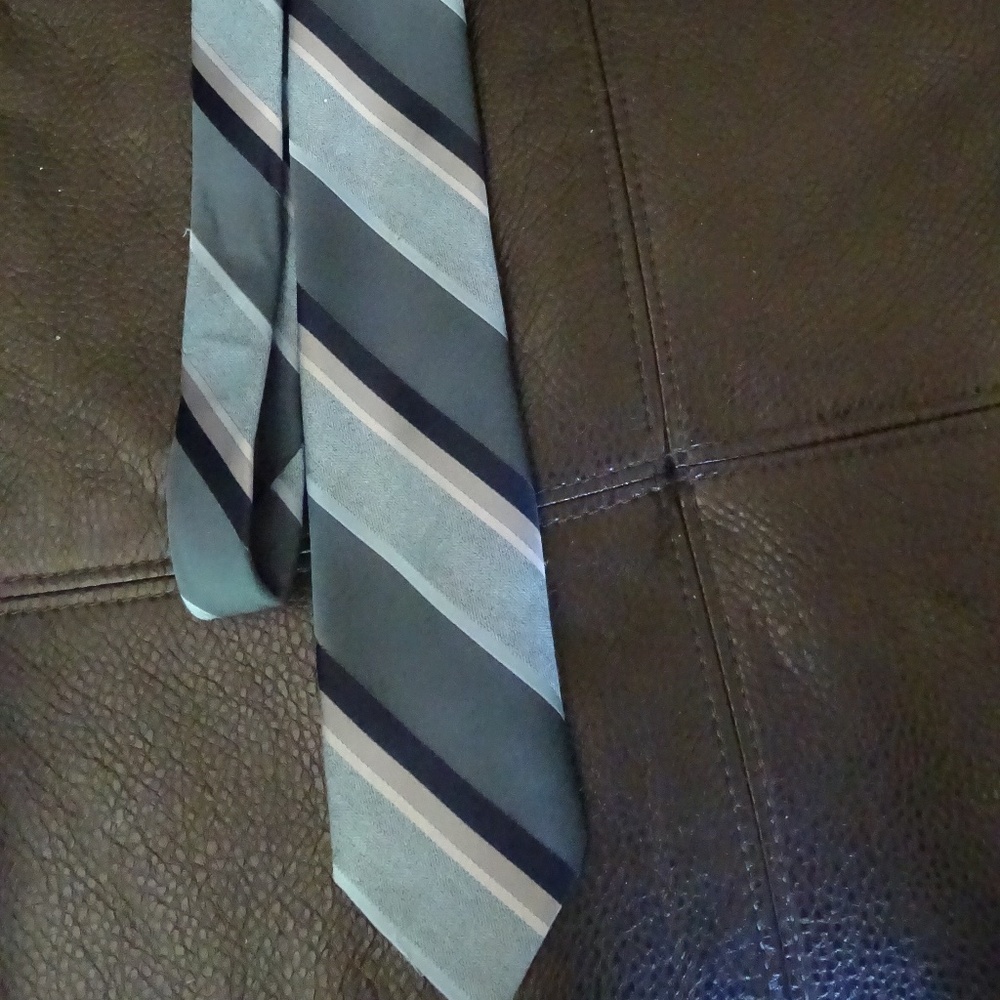 OSCAR DE LA RENTA TIE